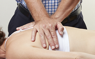 Physiotherapist providing musculoskeletal physiotherapy treatment in Milton